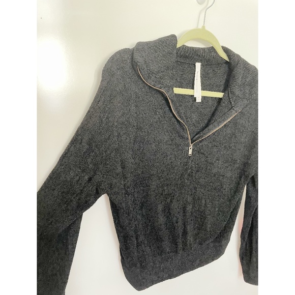 Aritzia The Group by Babaton Mock Neck 1/4 Zip Chenille Sweater Black M - Picture 6 of 6